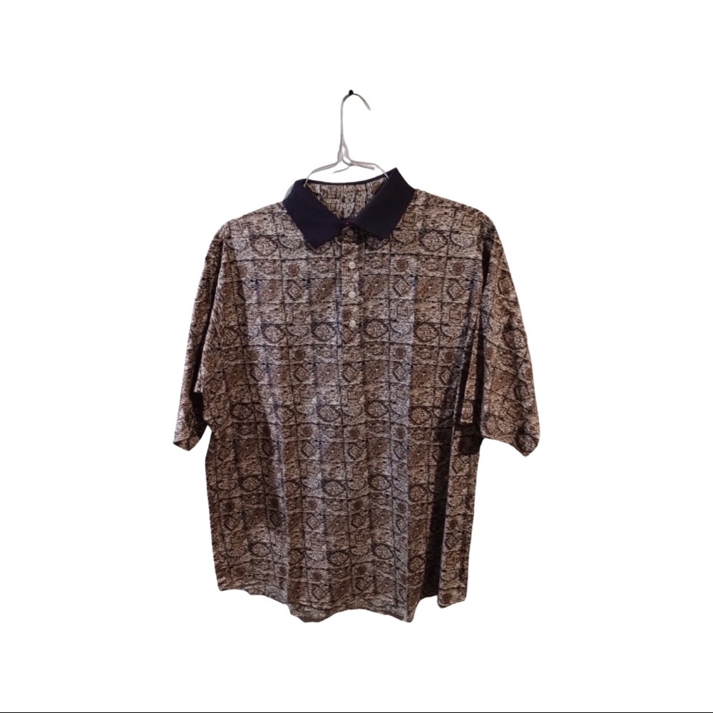Roundtree & Yorke Pull Over Four Button Front Sport Shirt. Large Size. Cotton.